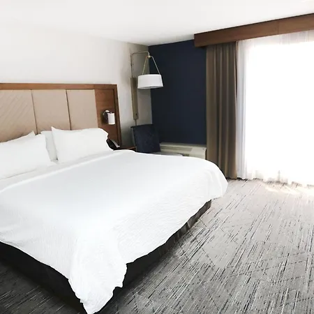 Holiday Inn Express Detroit-Birmingham By Ihg Exterior photo