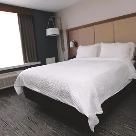 Holiday Inn Express Detroit-Birmingham By Ihg Exterior photo