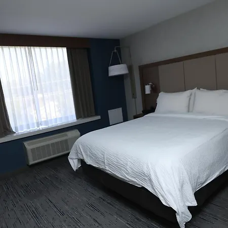 Holiday Inn Express Detroit-Birmingham By Ihg Exterior photo