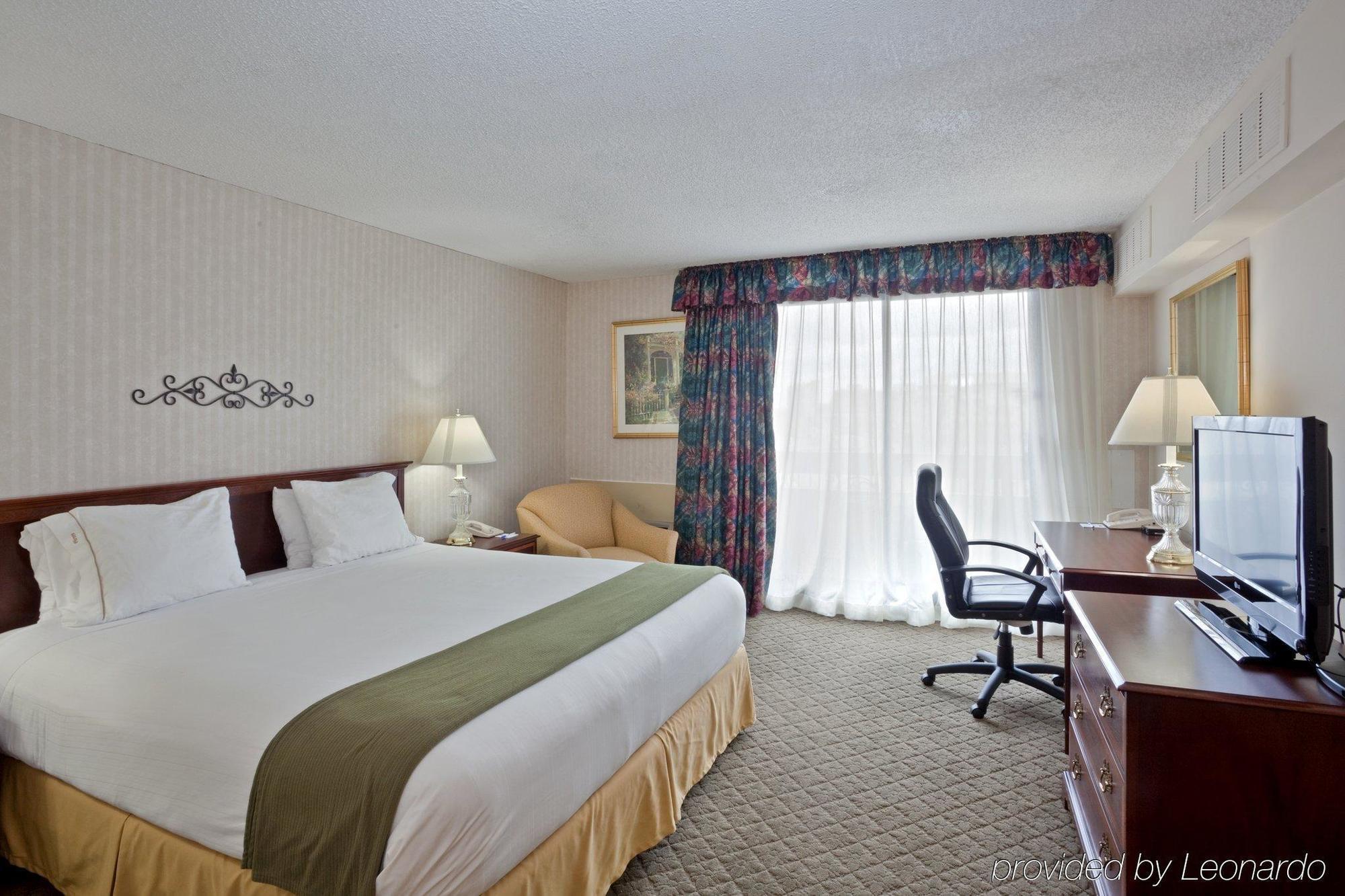 Hotel Express Detroit-birmingham By Ihg 2*