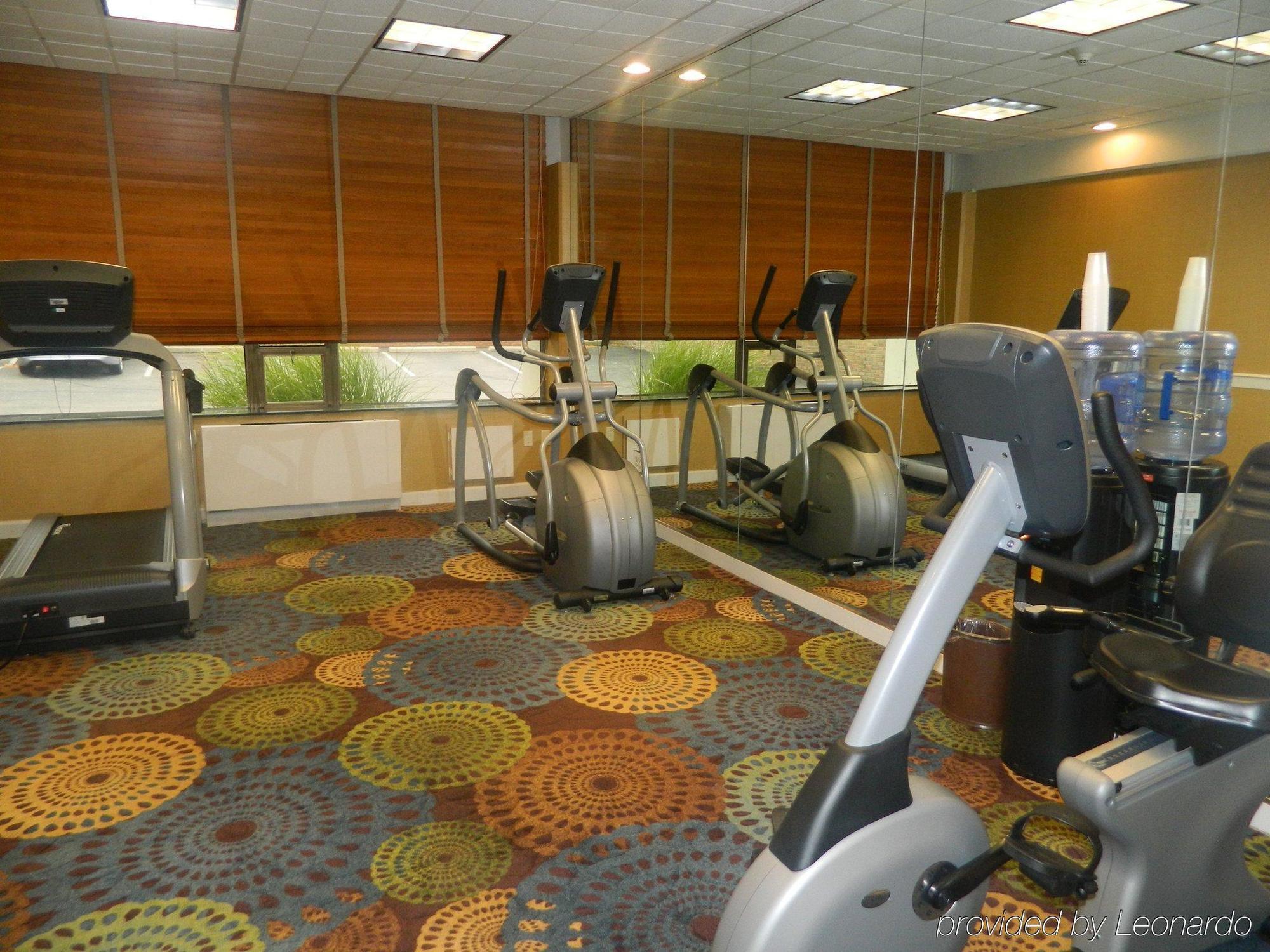 Hotel Express Detroit-birmingham By Ihg 2*
