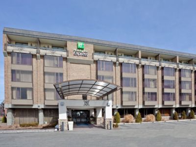 Express Detroit-birmingham By Ihg 2*
