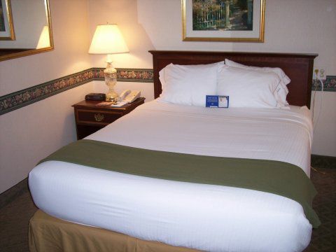 Express Detroit-birmingham By Ihg 2*